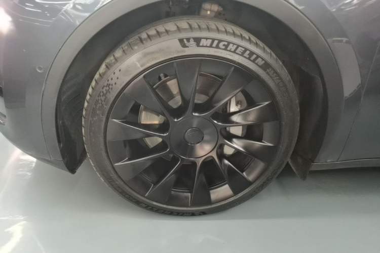Used Tesla Model Y 2022 Revised Version Rear-Wheel Drive Left Front Wheel Hub