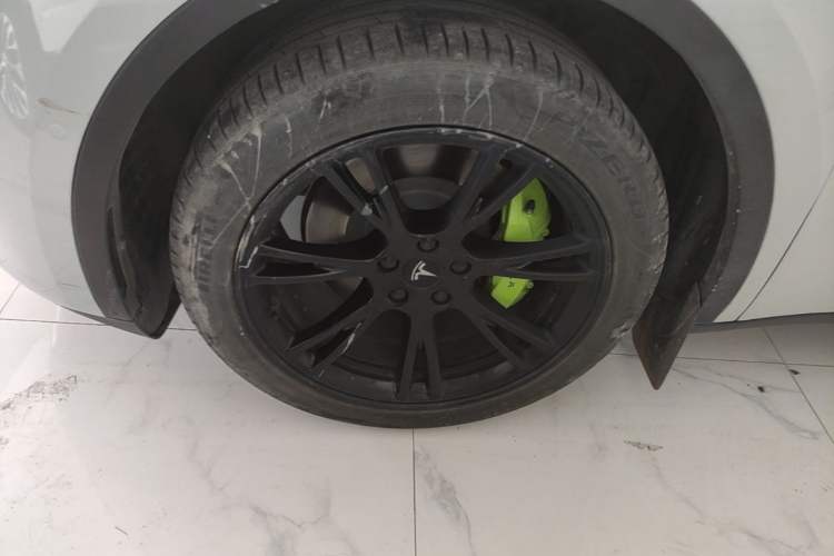 Used Tesla Model Y 2022 Revised Version Rear-Wheel Drive Left Front Wheel Hub