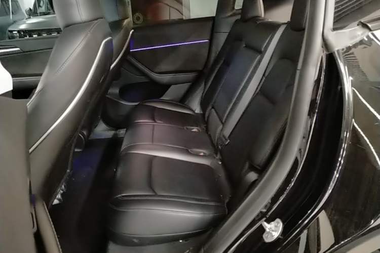 Used Tesla Model Y 2022 Rear-Wheel-Drive Version Left Rear Seat