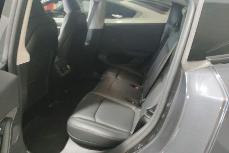 Used Tesla Model Y 2022 Performance High-Performance All-Wheel-Drive Version Left Rear Seat
