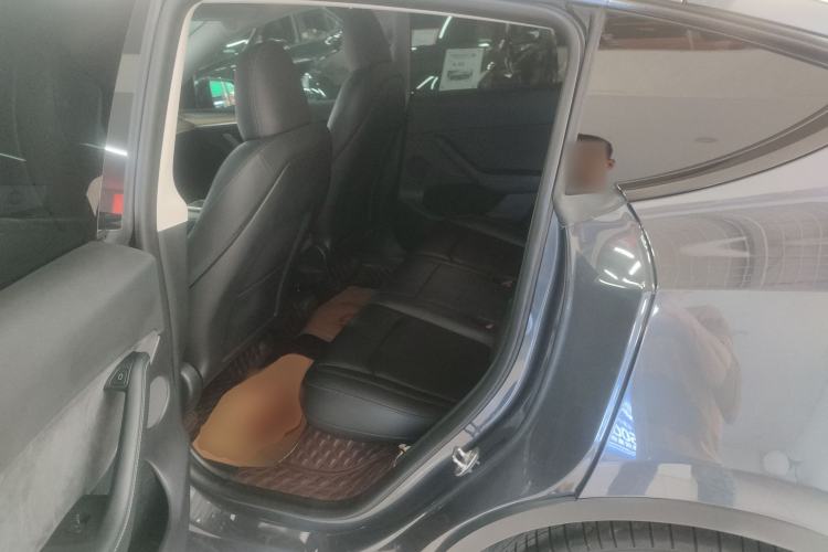 Used Tesla Model Y 2022 Performance High-Performance All-Wheel-Drive Version Left Rear Seat