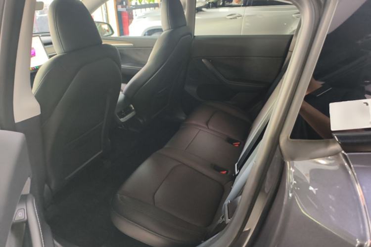 Used Tesla Model Y 2022 Performance High-Performance All-Wheel-Drive Version Left Rear Seat
