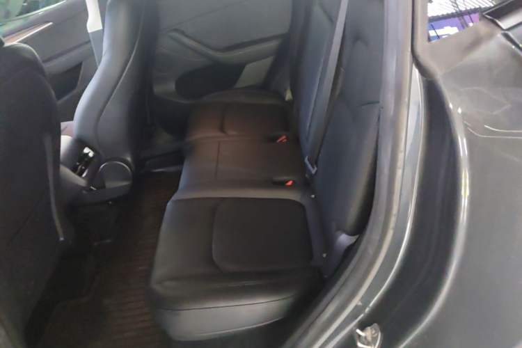 Used Tesla Model Y 2022 Revised Version Long-Range All-Wheel Drive Left Rear Seat