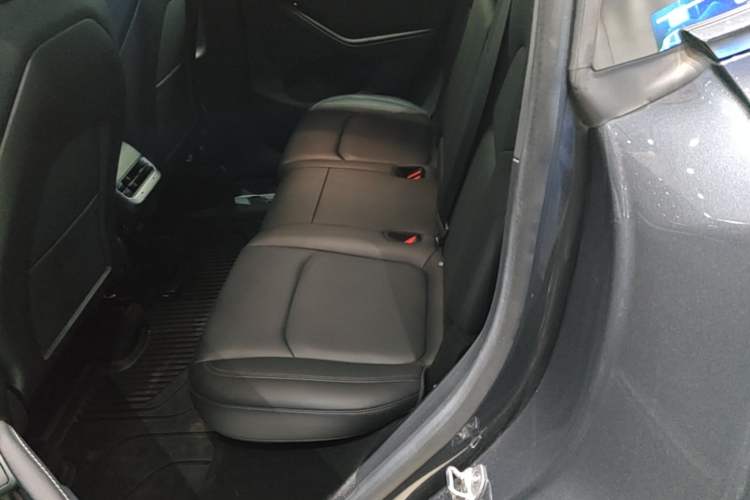 Used Tesla Model Y 2022 Revised Version Rear-Wheel Drive Left Rear Seat