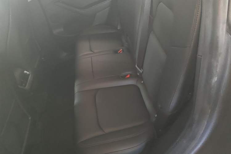 Used Tesla Model Y 2022 Rear-Wheel-Drive Version Left Rear Seat