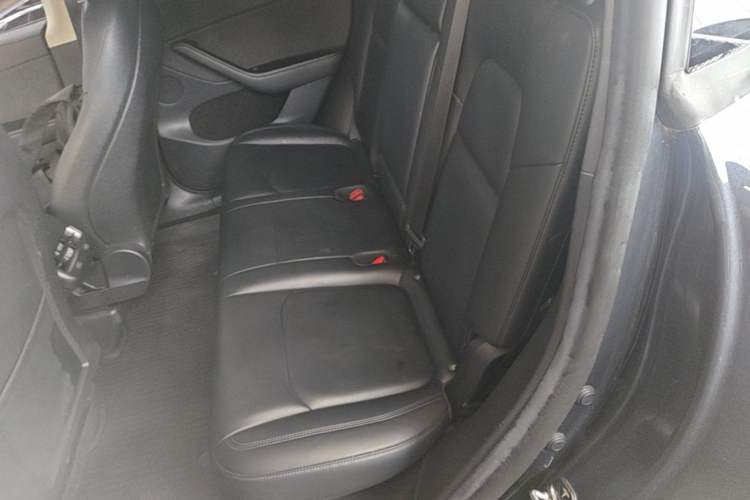 Used Tesla Model Y 2022 Rear-Wheel-Drive Version Left Rear Seat