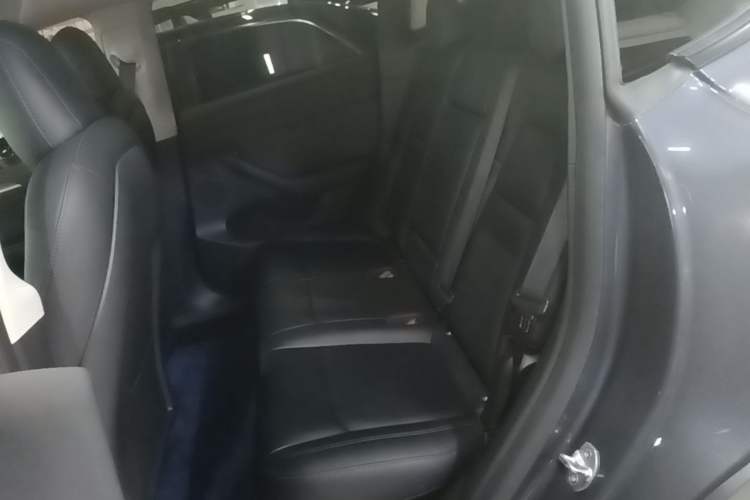 Used Tesla Model Y 2022 Long-Range All-Wheel-Drive Version Left Rear Seat