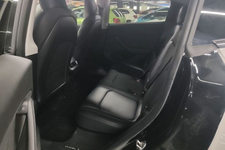 Used Tesla Model Y 2022 Rear-Wheel-Drive Version Left Rear Seat