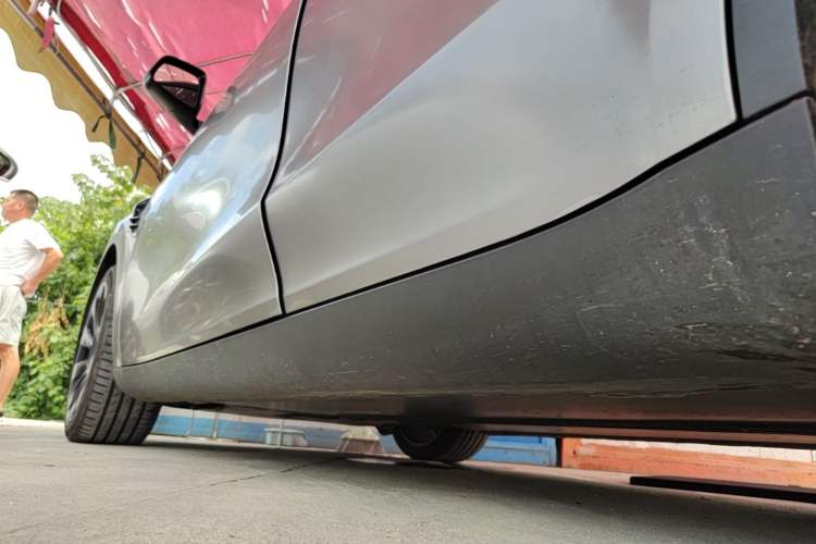 Used Tesla Model Y 2022 Rear-Wheel-Drive Version Left Side Sill