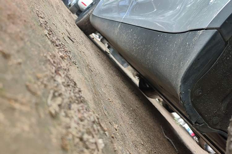 Used Tesla Model Y 2022 Revised Version Rear-Wheel Drive Left Side Sill