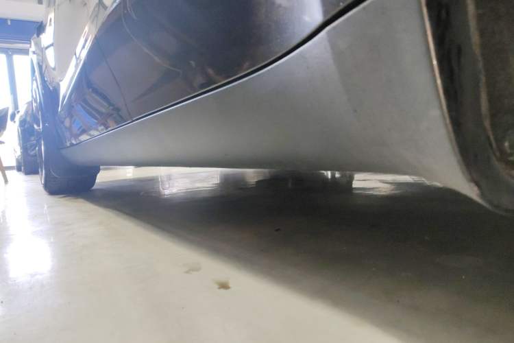 Used Tesla Model Y 2022 Performance High-Performance All-Wheel-Drive Version Left Side Sill