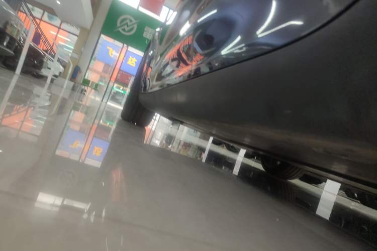Used Tesla Model Y 2022 Performance High-Performance All-Wheel-Drive Version Left Side Sill