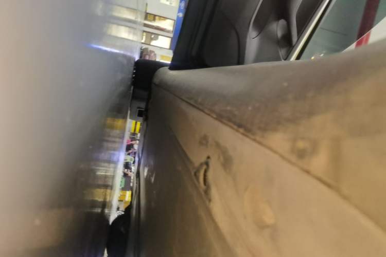 Used Tesla Model Y 2022 Revised Version Rear-Wheel Drive Left Side Sill