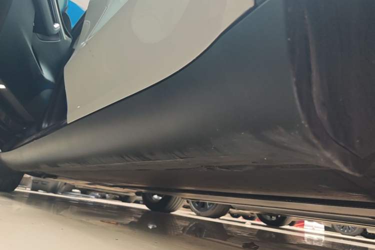 Used Tesla Model Y 2022 Rear-Wheel-Drive Version Left Side Sill