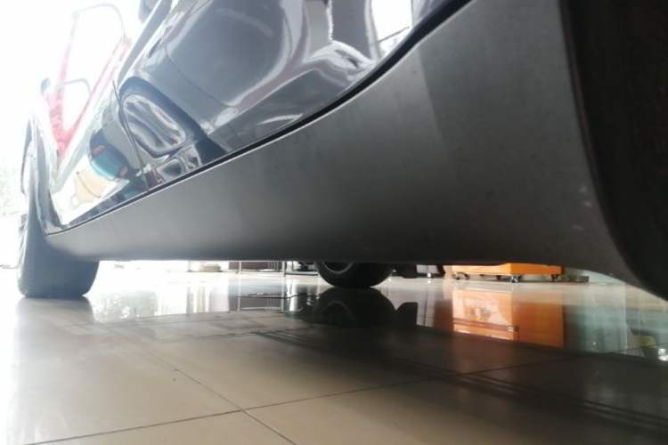 Used Tesla Model Y 2022 Revised Version Rear-Wheel Drive Left Side Sill