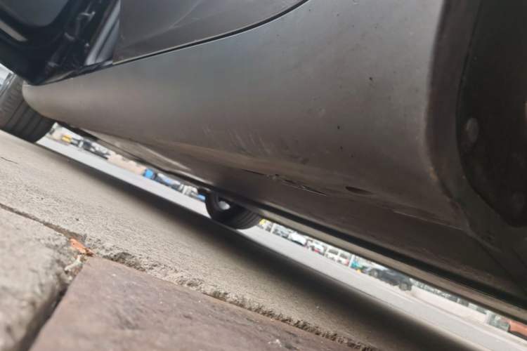 Used Tesla Model Y 2022 Revised Version Rear-Wheel Drive Left Side Sill