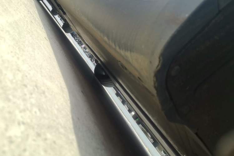 Used Tesla Model Y 2022 Rear-Wheel-Drive Version Left Side Sill