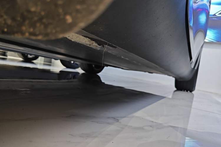 Used Tesla Model Y 2022 Revised Version Rear-Wheel Drive Left Side Sill