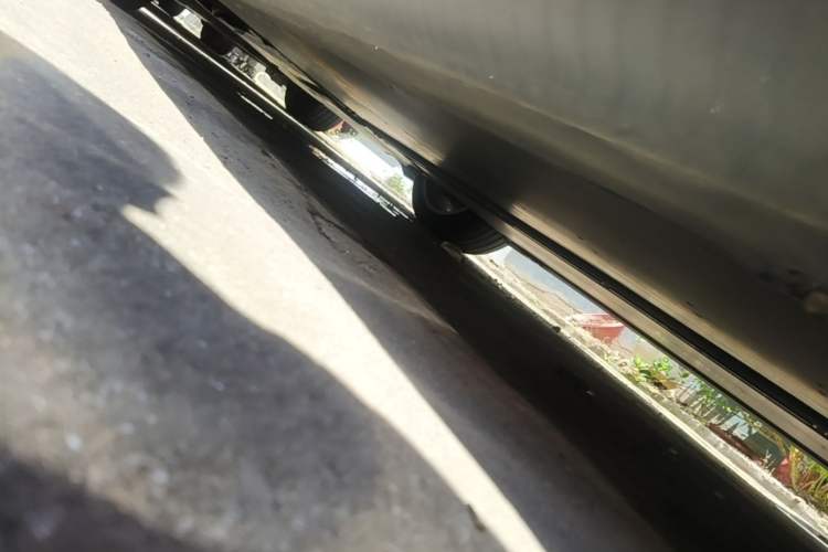 Used Tesla Model Y 2022 Rear-Wheel-Drive Version Left Side Sill