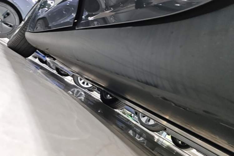 Used Tesla Model Y 2022 Revised Version Rear-Wheel Drive Left Side Sill