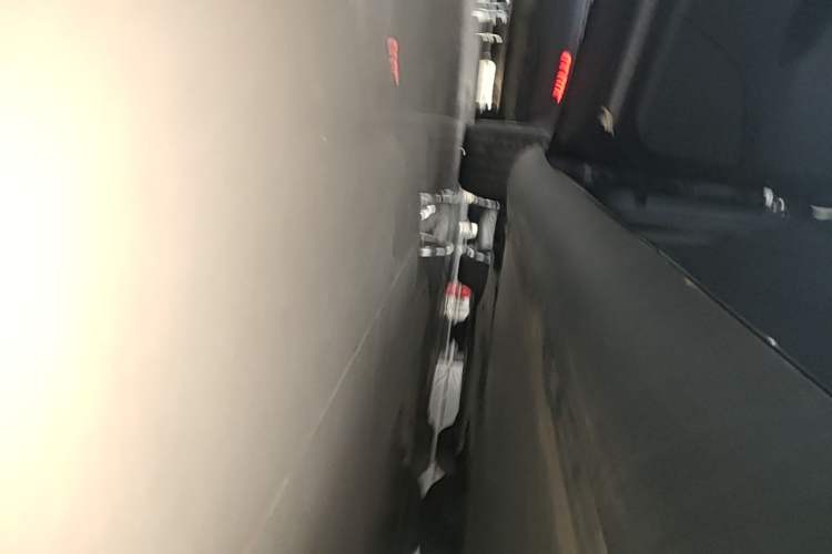Used Tesla Model Y 2022 Rear-Wheel-Drive Version Left Side Sill
