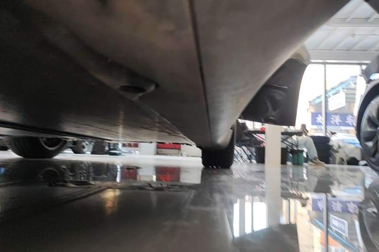 Used Tesla Model Y 2022 Revised Version Rear-Wheel Drive Left Side Sill