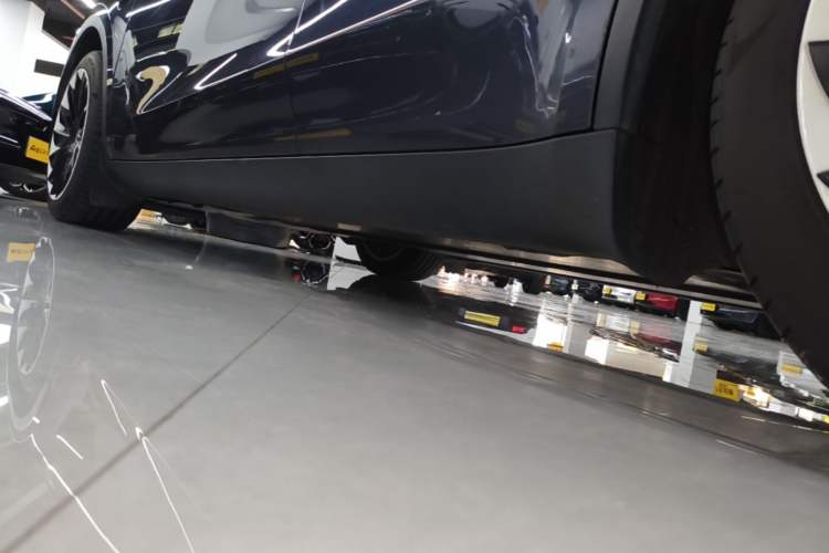 Used Tesla Model Y 2022 Revised Version Rear-Wheel Drive Left Side Sill