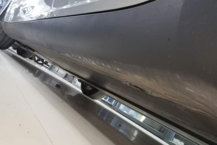Used Tesla Model Y 2022 Revised Version Rear-Wheel Drive Left Side Sill