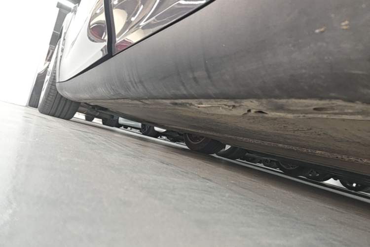 Used Tesla Model Y 2022 Revised Version Rear-Wheel Drive Left Side Sill