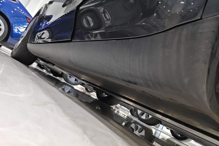 Used Tesla Model Y 2022 Revised Version Rear-Wheel Drive Left Side Sill