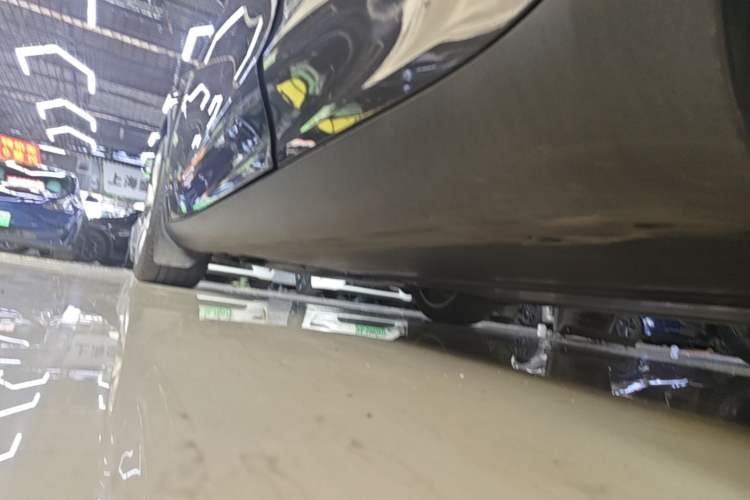 Used Tesla Model Y 2022 Rear-Wheel-Drive Version Left Side Sill