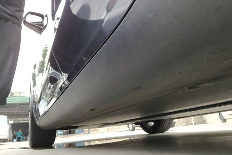 Used Tesla Model Y 2022 Revised Version Rear-Wheel Drive Left Side Sill