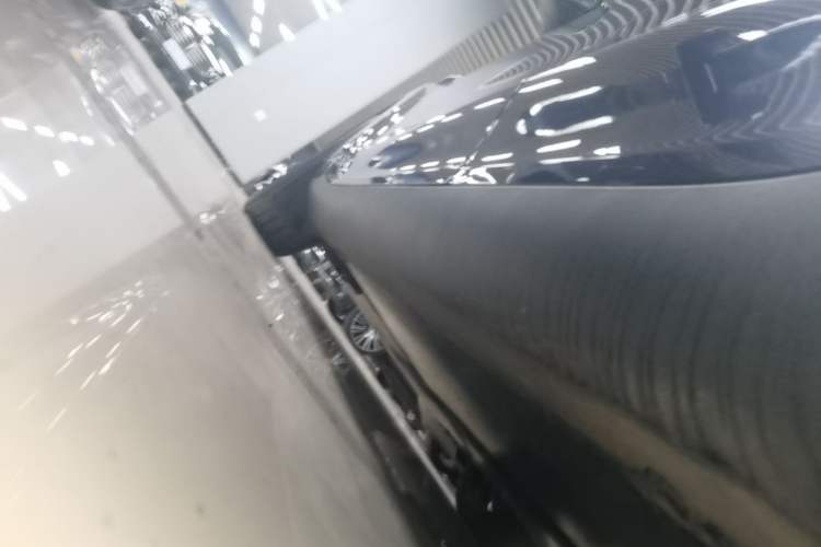 Used Tesla Model Y 2022 Long-Range All-Wheel-Drive Version Left Side Sill