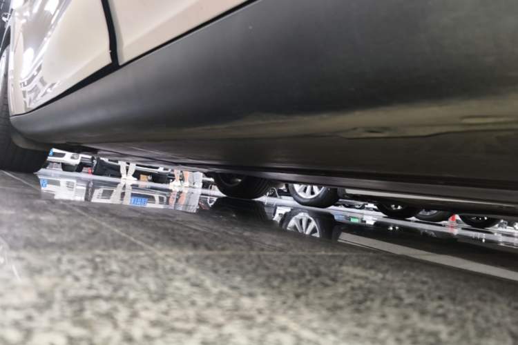 Used Tesla Model Y 2022 Revised Version Rear-Wheel Drive Left Side Sill