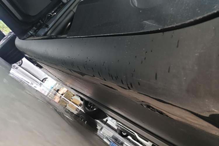 Used Tesla Model Y 2022 Performance High-Performance All-Wheel-Drive Version Left Side Sill