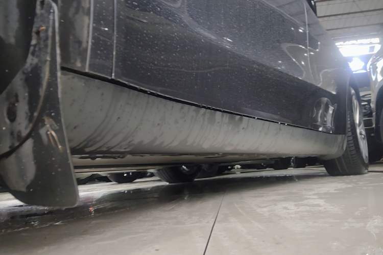 Used Tesla Model Y 2022 Revised Version Rear-Wheel Drive Left Side Sill