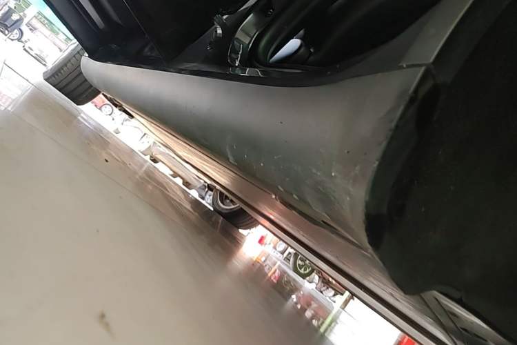 Used Tesla Model Y 2022 Revised Version Rear-Wheel Drive Left Side Sill