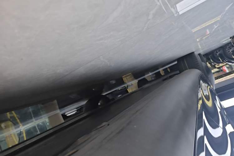 Used Tesla Model Y 2022 Revised Version Rear-Wheel Drive Left Side Sill
