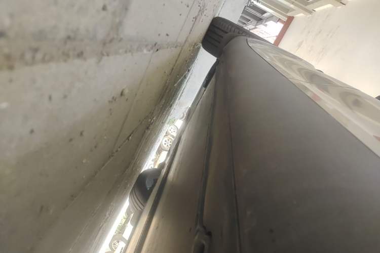 Used Tesla Model Y 2022 Rear-Wheel-Drive Version Left Side Sill