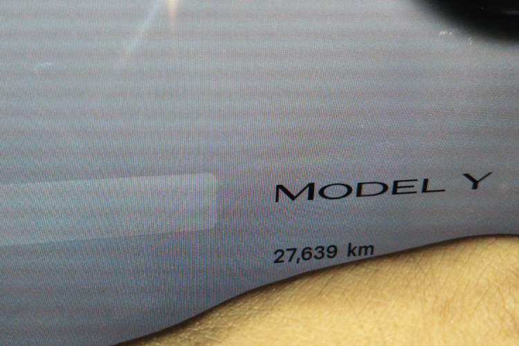 Used Tesla Model Y 2022 Revised Version Rear-Wheel Drive Odometer Close Up