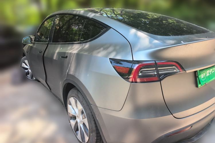 Used Tesla Model Y 2022 Rear-Wheel-Drive Version Rear Left 45 Deg