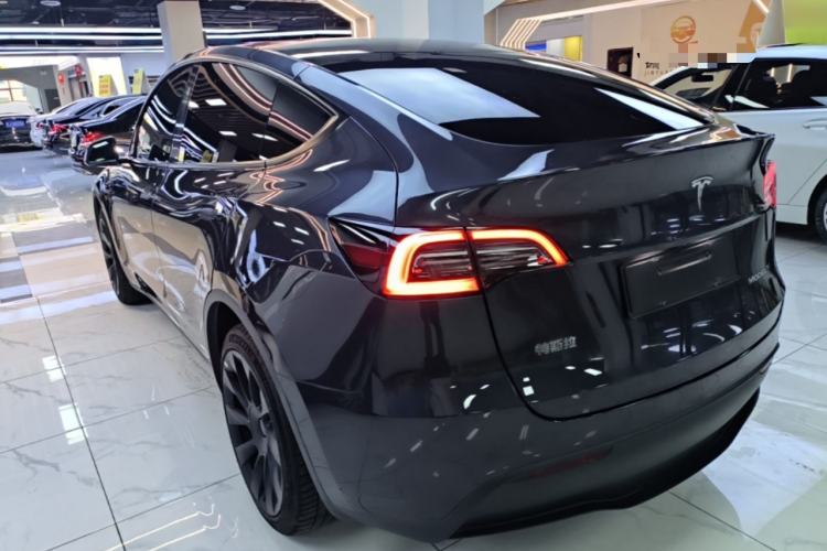 Used Tesla Model Y 2022 Long-Range All-Wheel-Drive Version Rear Left 45 Deg