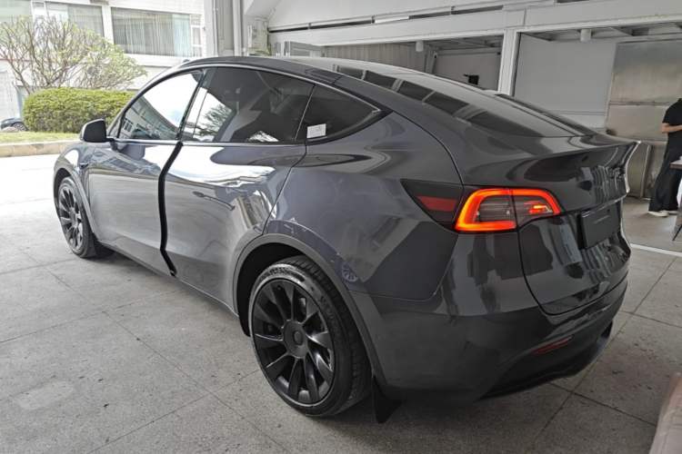 Used Tesla Model Y 2022 Long-Range All-Wheel-Drive Version Rear Left 45 Deg