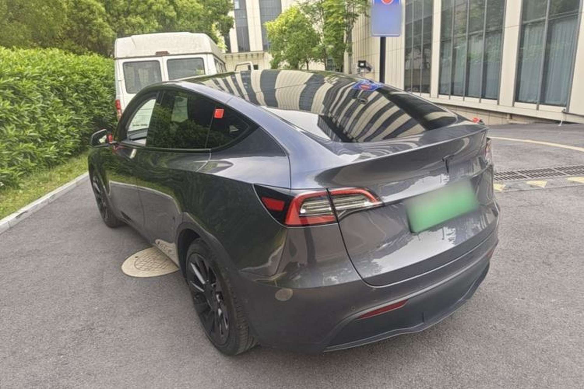 Used Tesla Model Y 2022 Rear-Wheel-Drive Version Rear Left 45 Deg