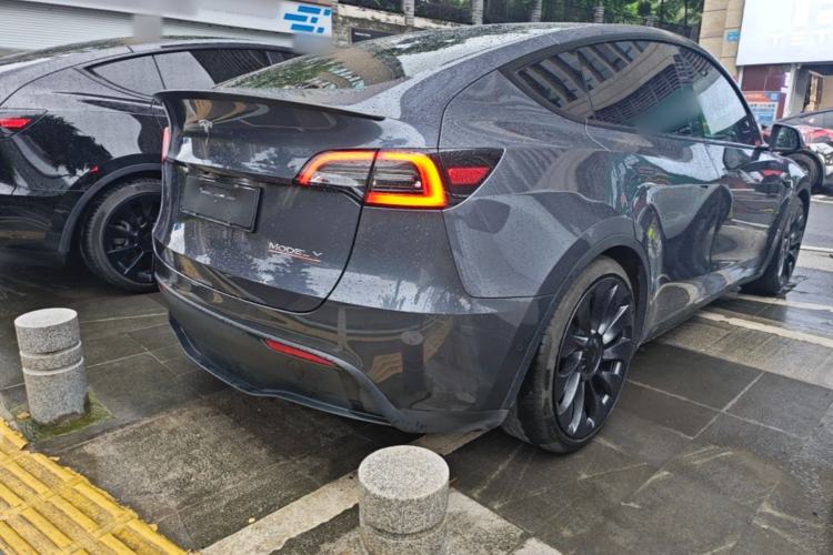 Used Tesla Model Y 2022 Performance High-Performance All-Wheel-Drive Version Rear Right 45 Deg