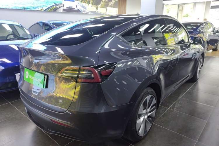 Used Tesla Model Y 2022 Rear-Wheel-Drive Version Rear Right 45 Deg