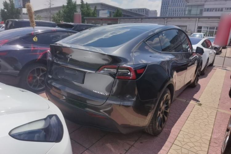 Used Tesla Model Y 2022 Rear-Wheel-Drive Version Rear Right 45 Deg