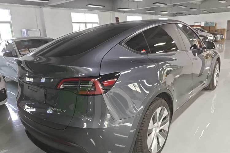 Used Tesla Model Y 2022 Rear-Wheel-Drive Version Rear Right 45 Deg