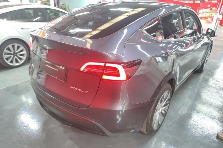 Used Tesla Model Y 2022 Rear-Wheel-Drive Version Rear Right 45 Deg