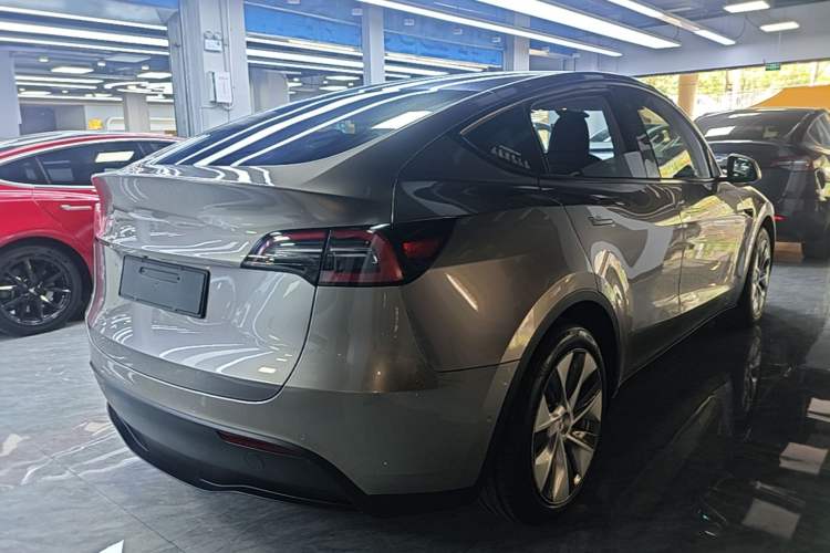 Used Tesla Model Y 2022 Rear-Wheel-Drive Version Rear Right 45 Deg